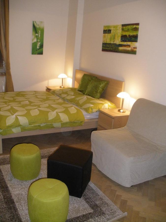 Tronicek Daire Prag