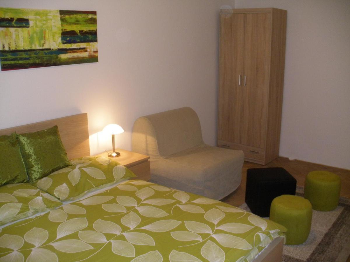 Tronicek Daire Prag
